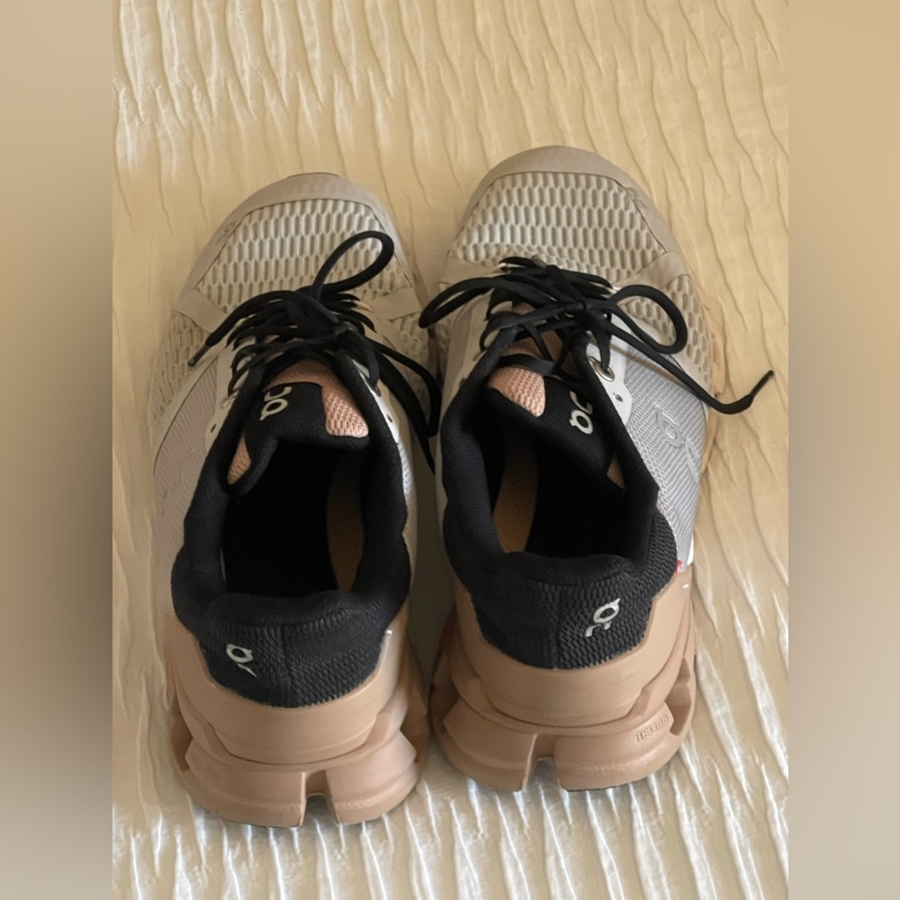 On Clouds Super Good Condition